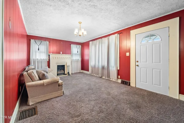 $159,000 | 13390 Glenbrook Avenue, Meadowview, VA 24361