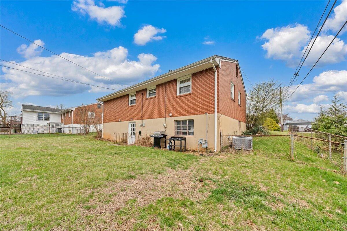 5907 Darby Road Roanoke, VA 24012 - Photo 33 of 41 33-MIB02262