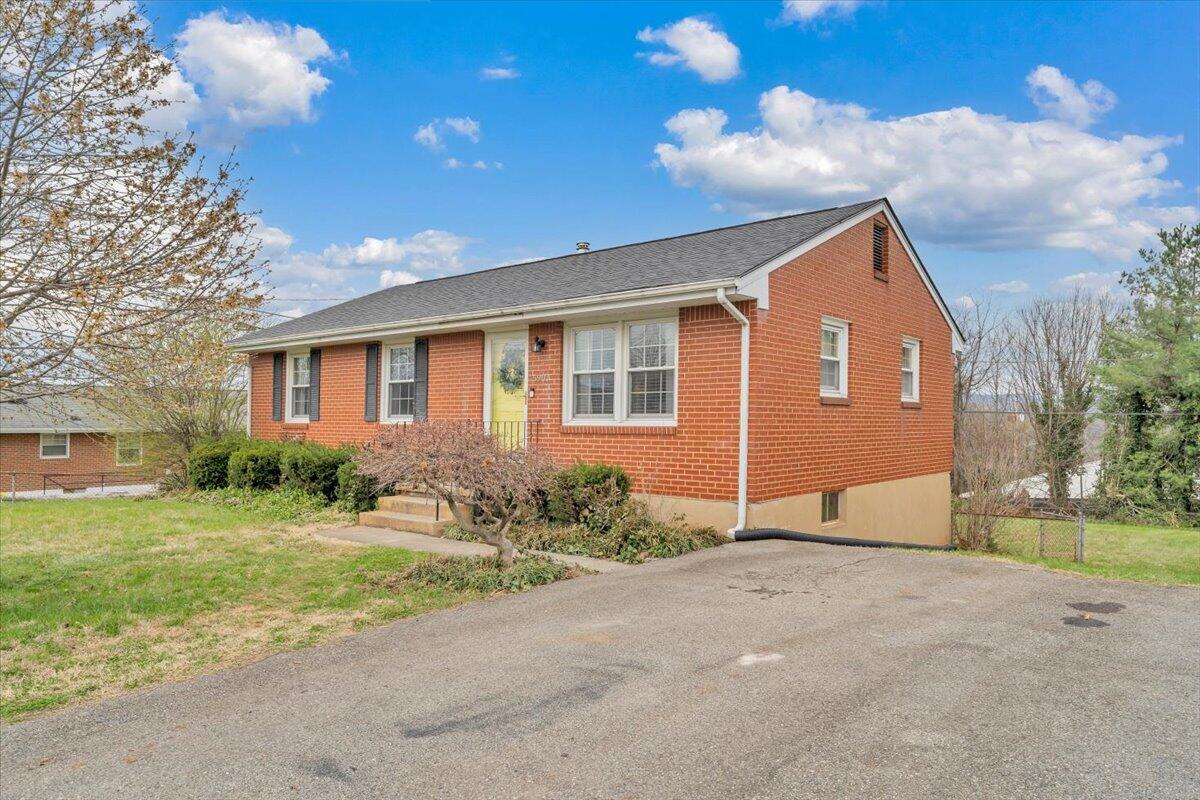 5907 Darby Road Roanoke, VA 24012 - Photo 36 of 41 36-MIB02247