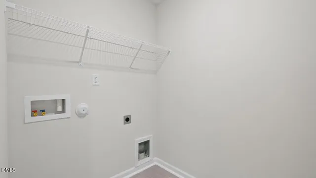 a view of utility room