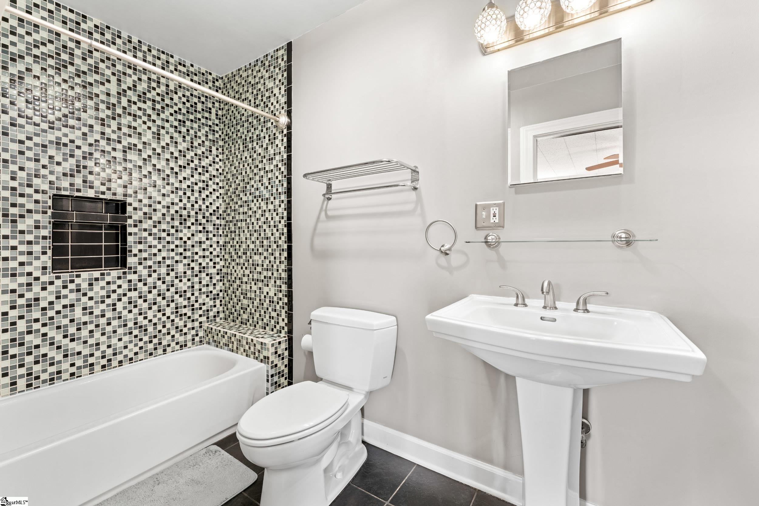215 Legrand Boulevard Greenville, SC 29607 - Photo 17 of 39