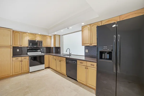 $4,250 | 4740 South Ocean Boulevard, Unit 315A, Highland Beach, FL 33487