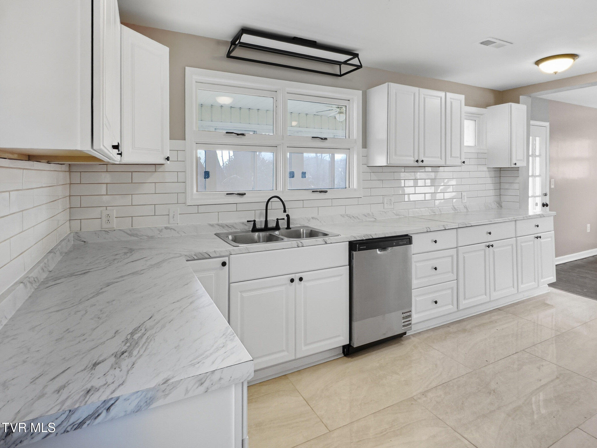 813 Morison Avenue Kingsport, TN 37660 - Photo 11 of 38 IMG_6723