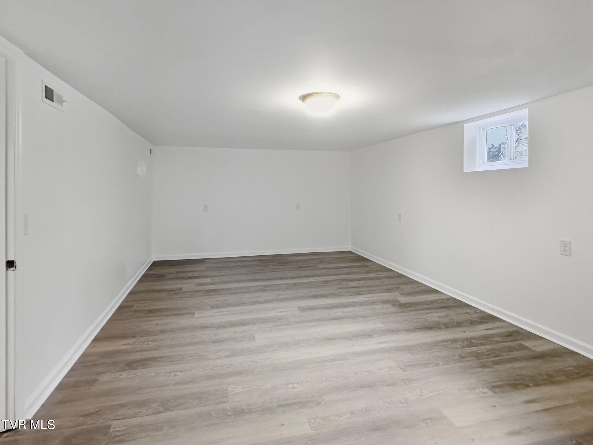 813 Morison Avenue Kingsport, TN 37660 - Photo 34 of 38 IMG_6747