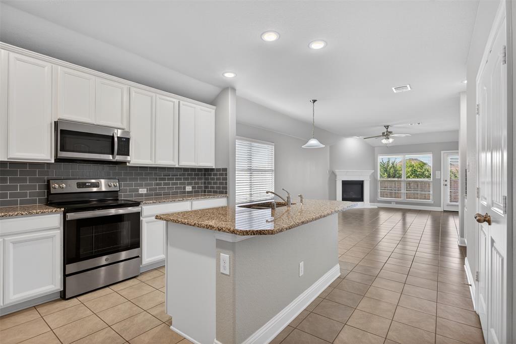 2051 Avondown Road Forney, TX 75126 - Photo 7 of 29