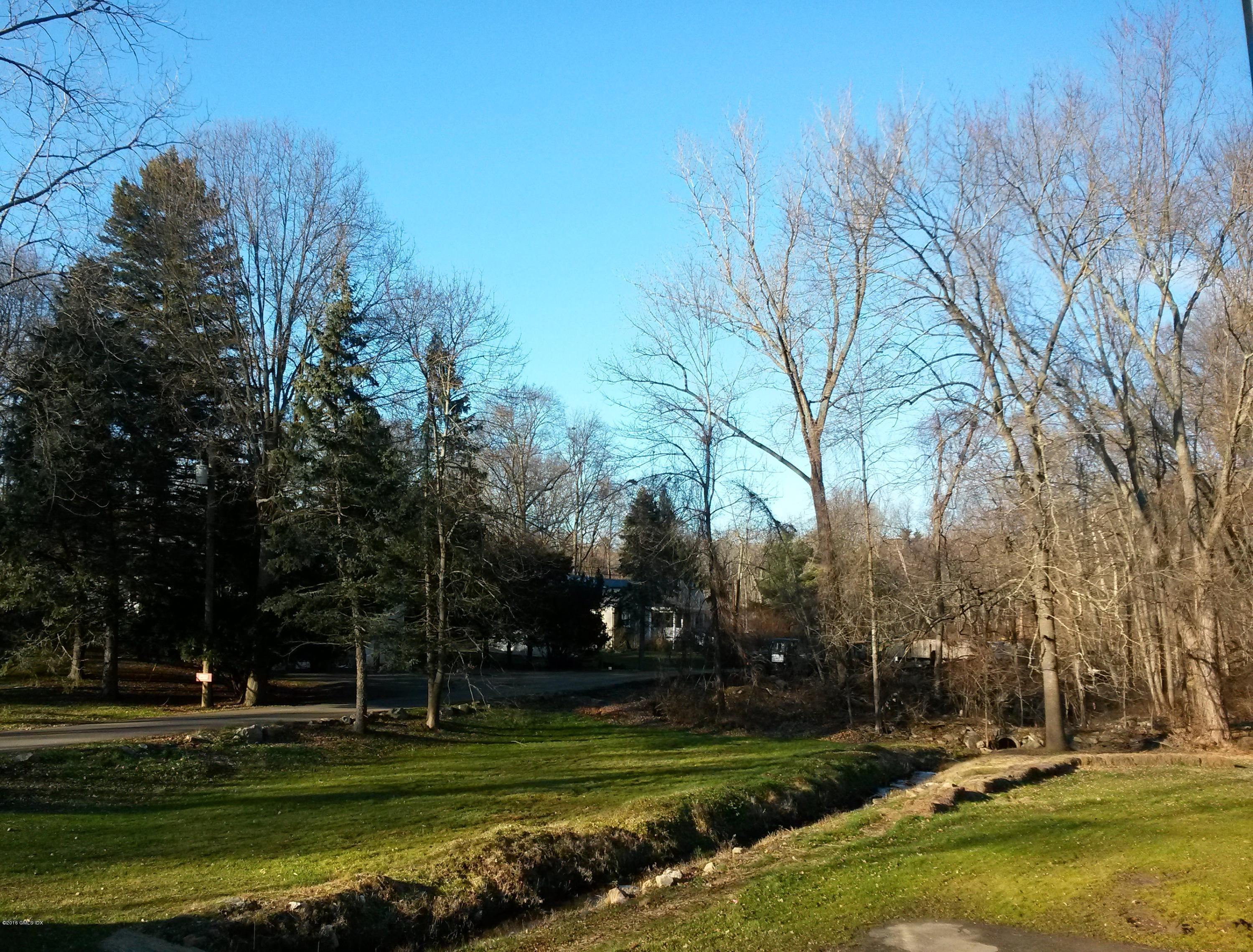 4 Apple Tree Lane Riverside, CT 06878 - Photo 4 of 7 view north