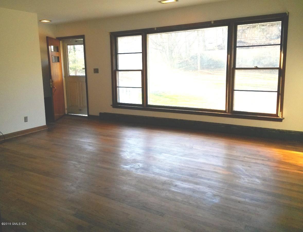 4 Apple Tree Lane Riverside, CT 06878 - Photo 6 of 7 living room