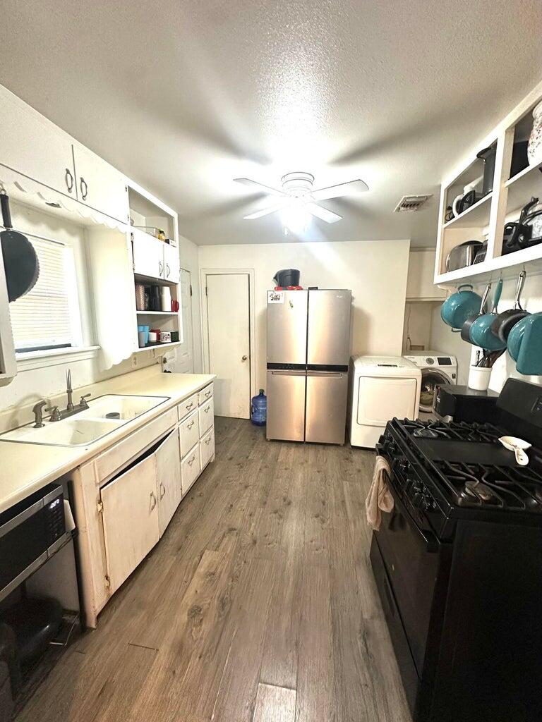 300 Amarillo Street Plainview, TX 79072 - Photo 7 of 13 7