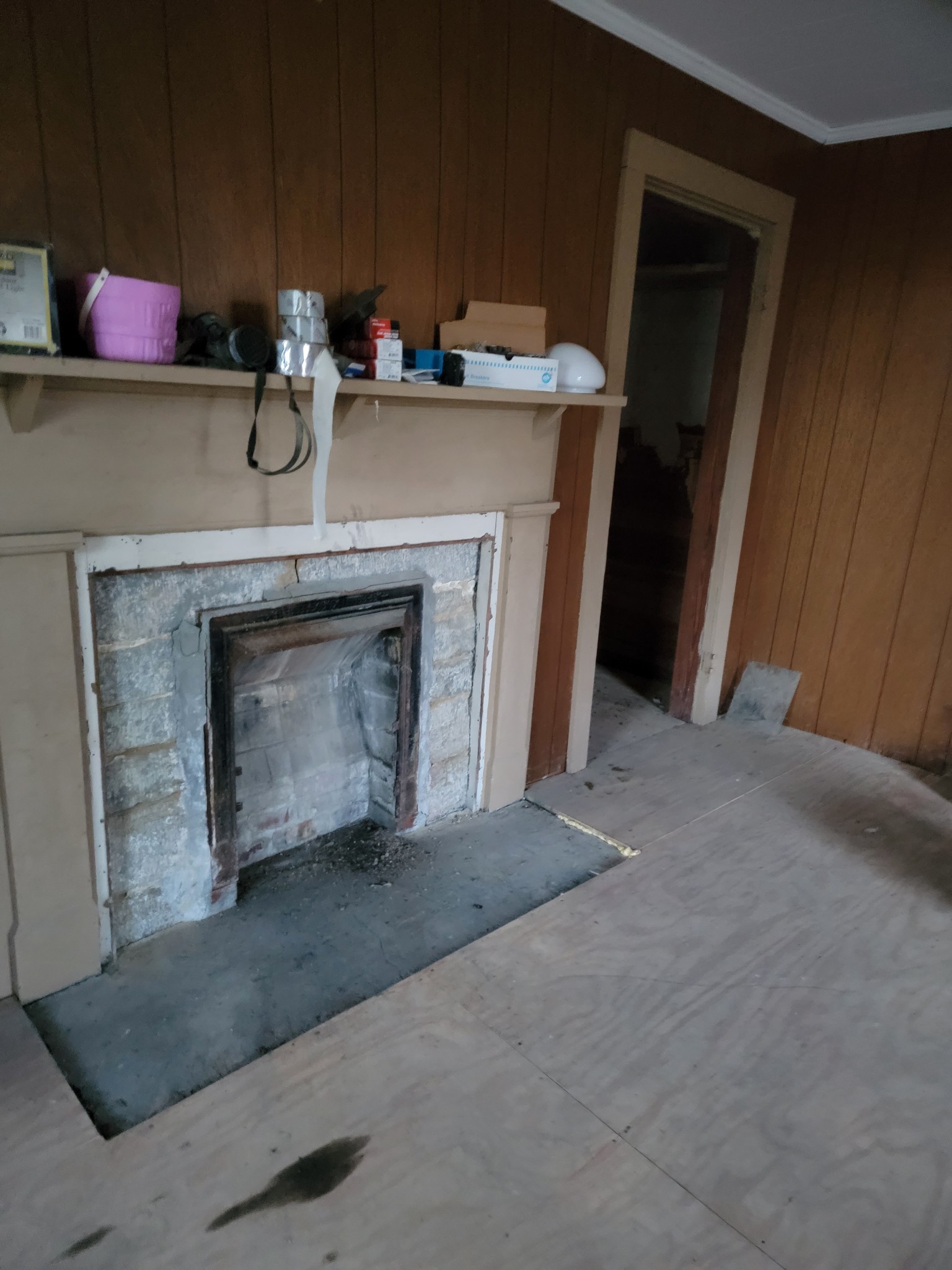 135 Lock 7 Lane Carthage, TN 37030 - Photo 11 of 19 a living room with furniture and a fireplace