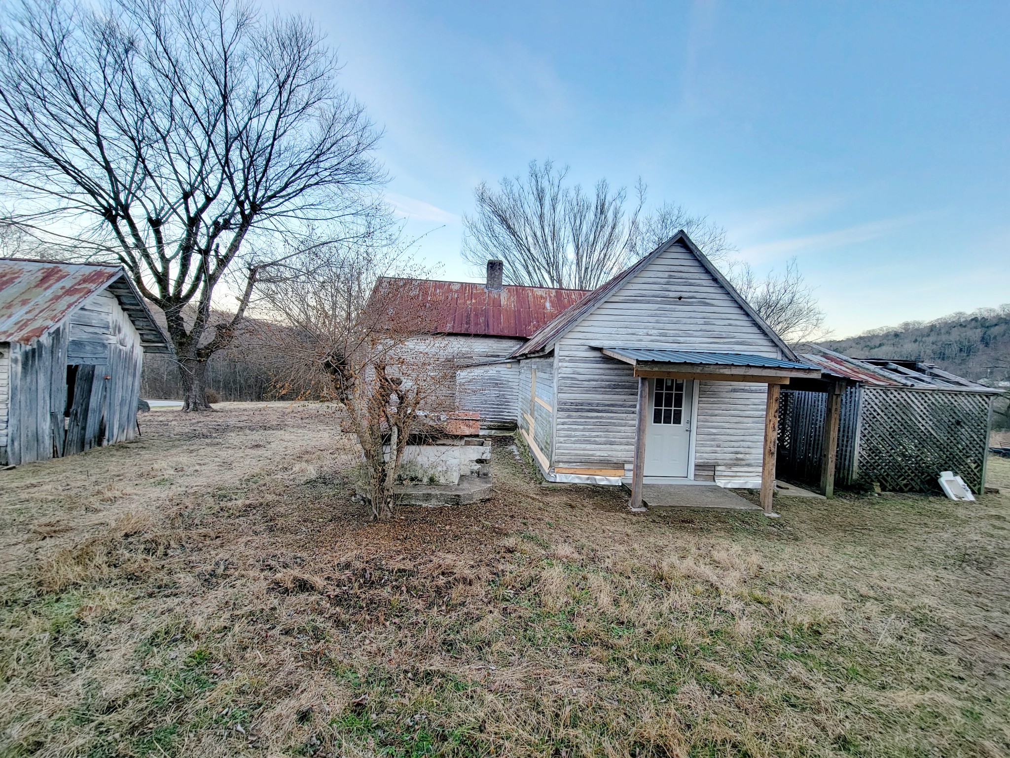 135 Lock 7 Lane Carthage, TN 37030 - Photo 6 of 19 a view of a house with a yard