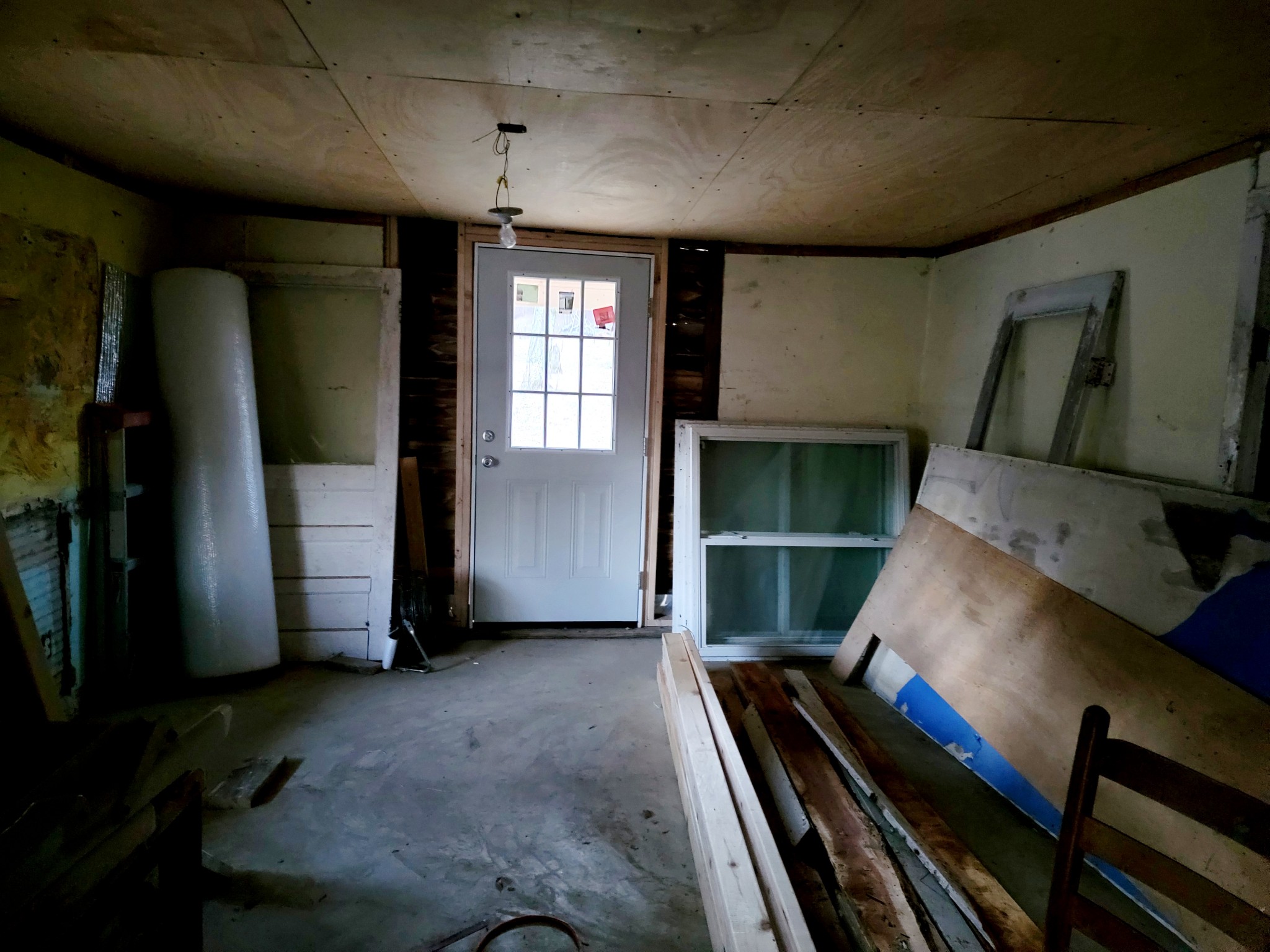 135 Lock 7 Lane Carthage, TN 37030 - Photo 7 of 19 a room with furniture and a window