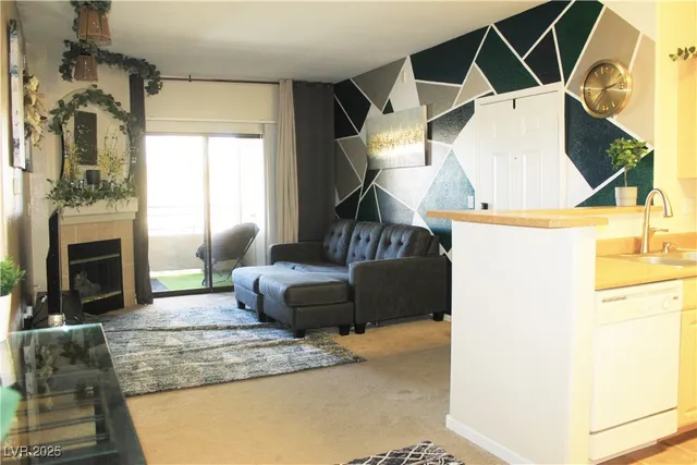 $215,000 | 8250 North Grand Canyon Drive, Unit 2110, Las Vegas, NV 89166