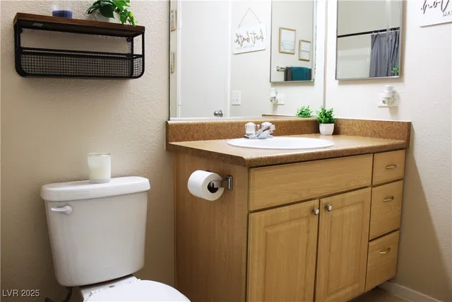 $215,000 | 8250 North Grand Canyon Drive, Unit 2110, Las Vegas, NV 89166