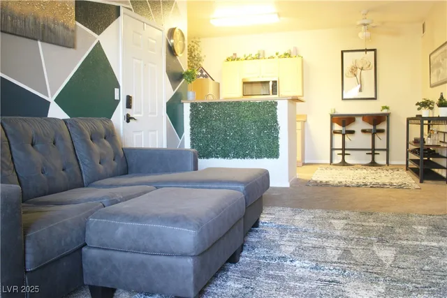 $215,000 | 8250 North Grand Canyon Drive, Unit 2110, Las Vegas, NV 89166
