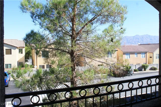 $215,000 | 8250 North Grand Canyon Drive, Unit 2110, Las Vegas, NV 89166