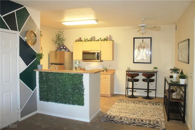 $215,000 | 8250 North Grand Canyon Drive, Unit 2110, Las Vegas, NV 89166