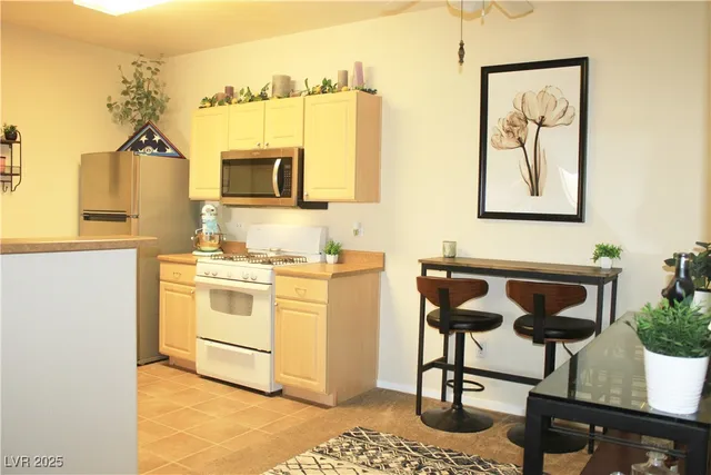 $215,000 | 8250 North Grand Canyon Drive, Unit 2110, Las Vegas, NV 89166