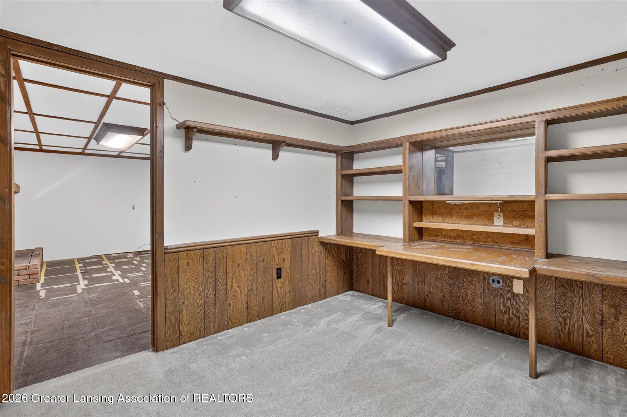 2106 Byrnes Road Lansing, MI 48906 - Photo 34 of 51 36-2106-Byrnes-Rd-WindowStill-Photograph