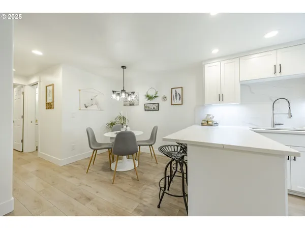 $299,900 | 650 Harlow Road, Unit 209, Springfield, OR 97477