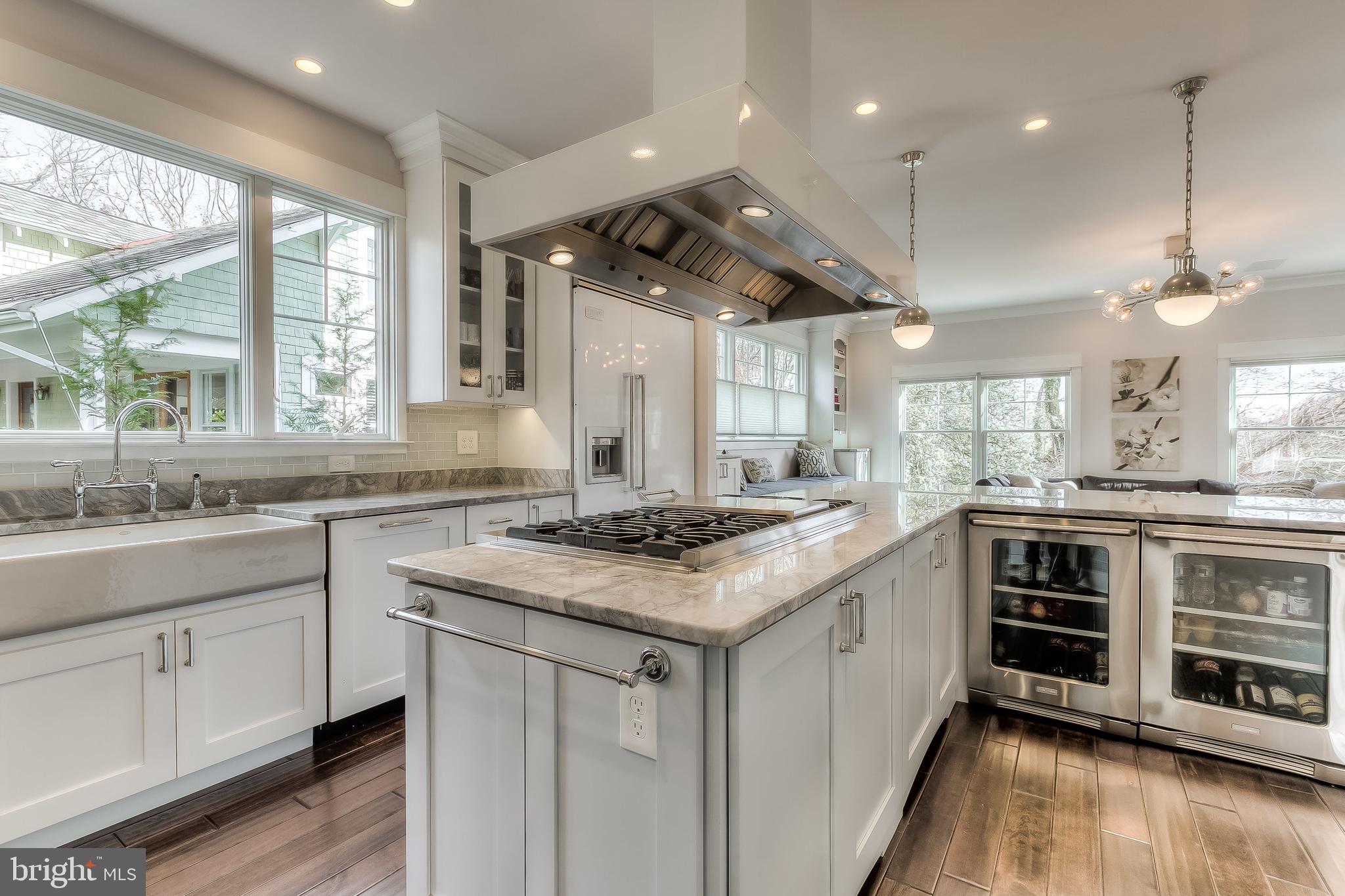 620 Old County Road Severna Park, MD 21146 - Photo 14 of 62 Viking 6 Burner Stove w/ Grill and Hood