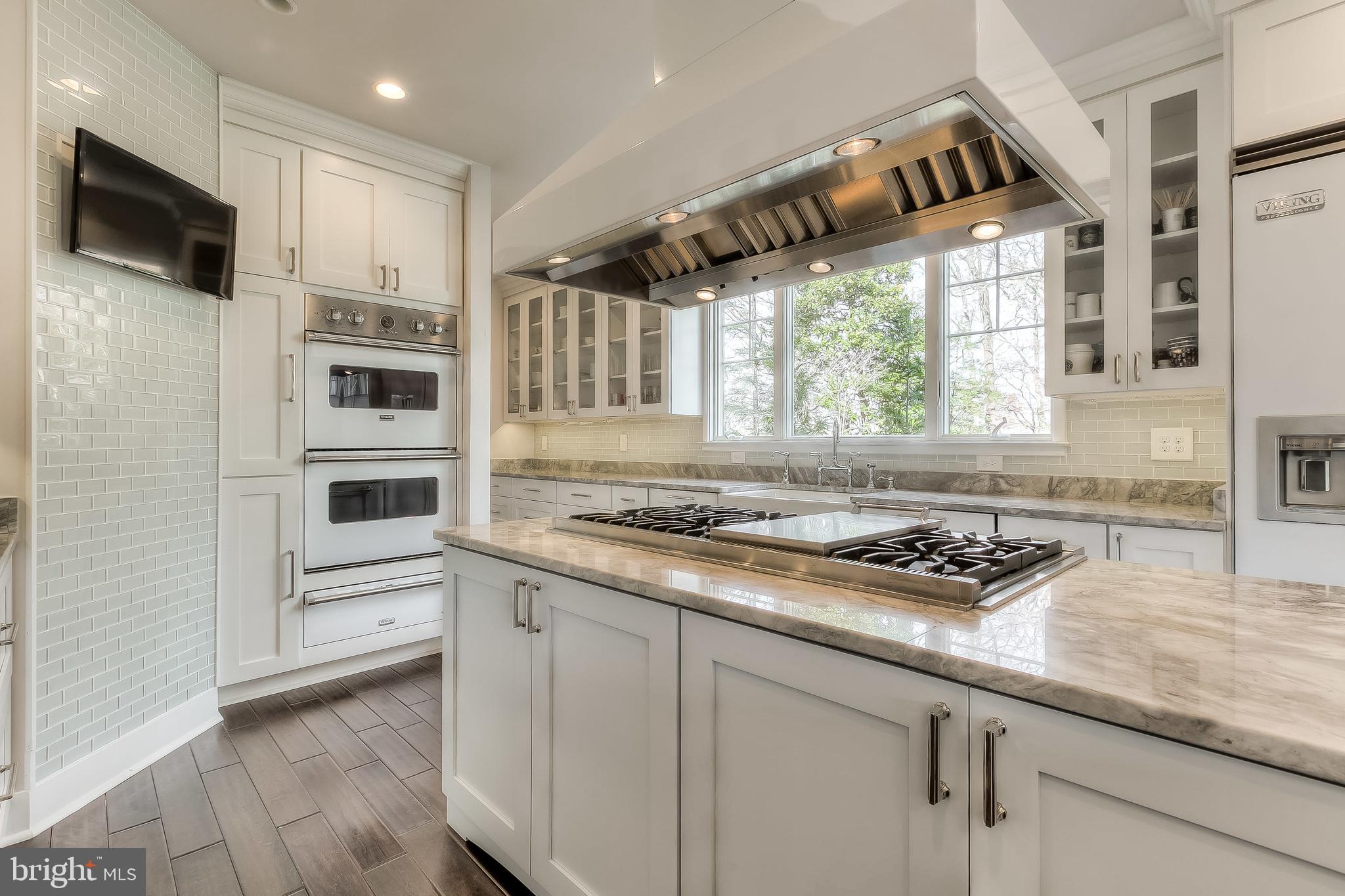 620 Old County Road Severna Park, MD 21146 - Photo 18 of 62 Kitchen w/ Double Viking Ovens