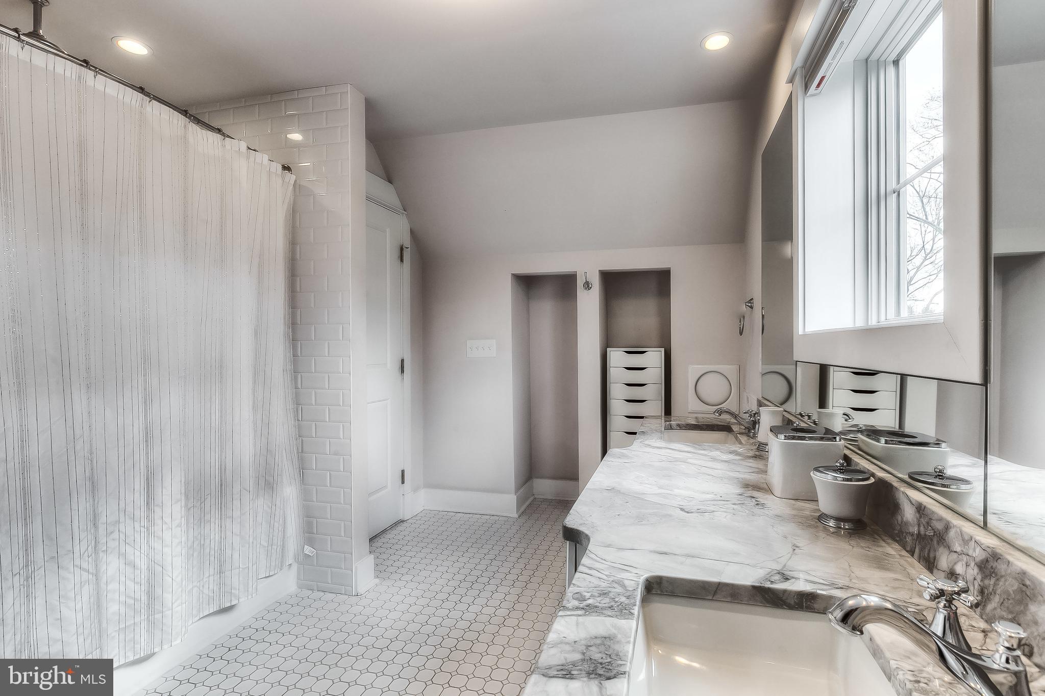 620 Old County Road Severna Park, MD 21146 - Photo 47 of 62 3rd Level Bathroom