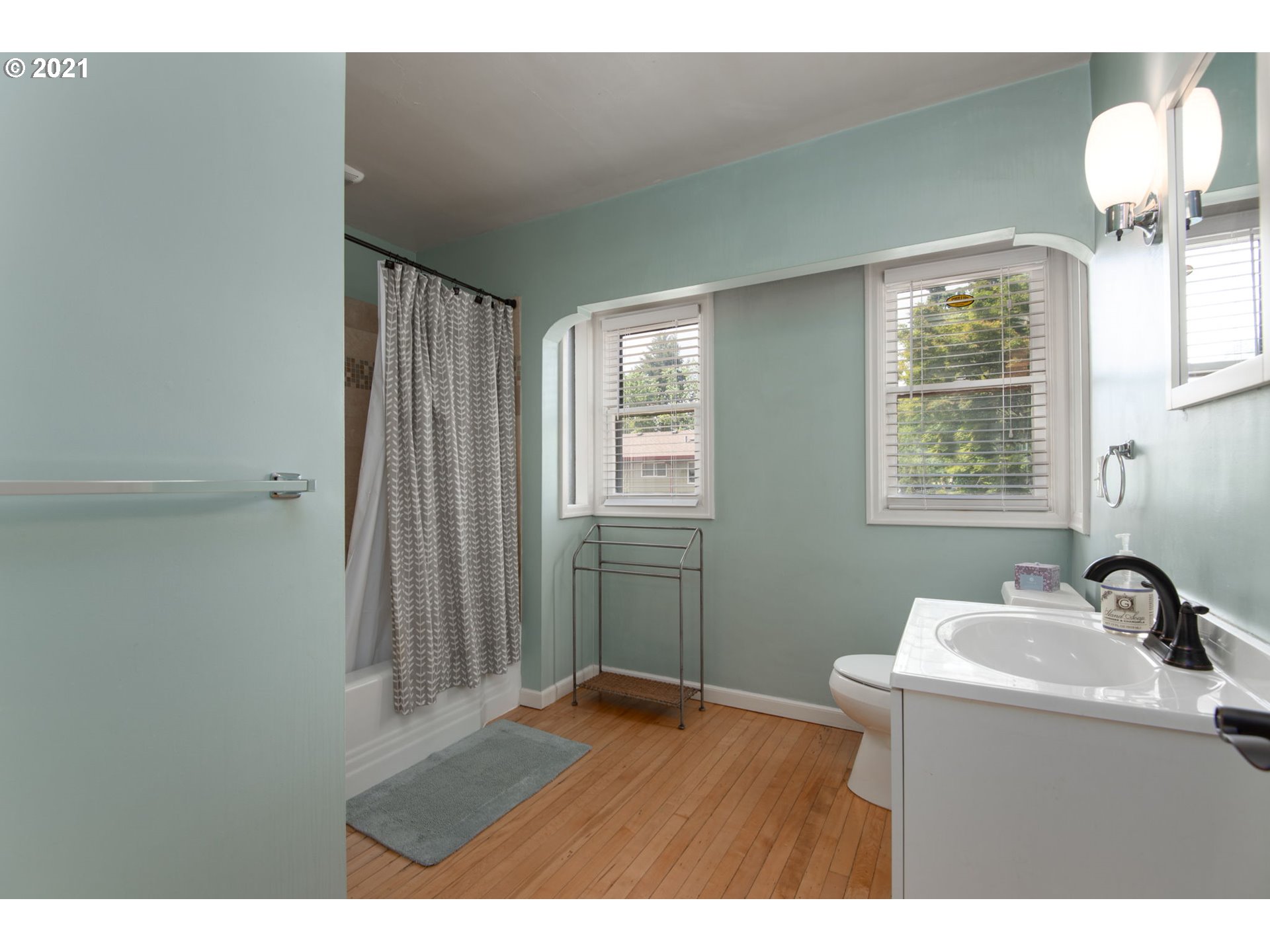 20385 Southwest Boones Ferry Road Tualatin, OR 97062 - Photo 12 of 32 Gallery Image 12