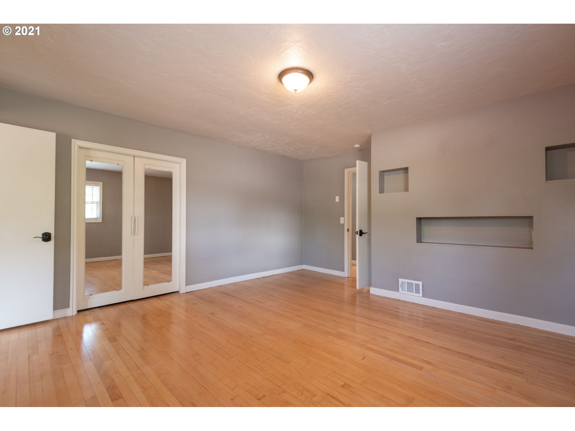20385 Southwest Boones Ferry Road Tualatin, OR 97062 - Photo 14 of 32 Bedroom, Primary