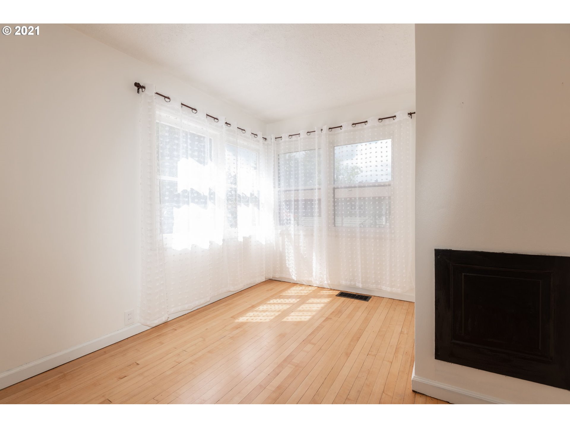 20385 Southwest Boones Ferry Road Tualatin, OR 97062 - Photo 15 of 32 Gallery Image 15