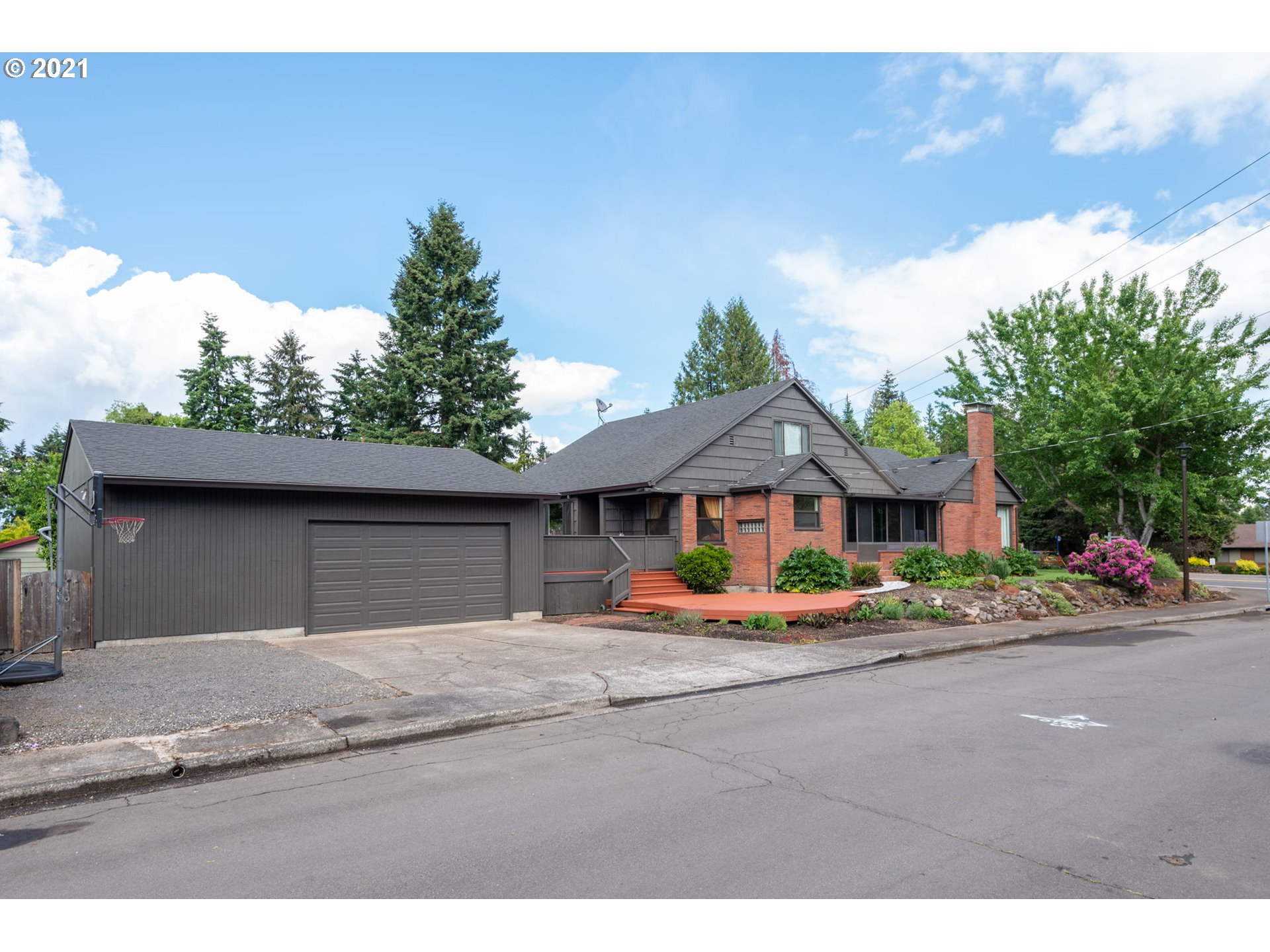 20385 Southwest Boones Ferry Road Tualatin, OR 97062 - Photo 4 of 32 Gallery Image 4