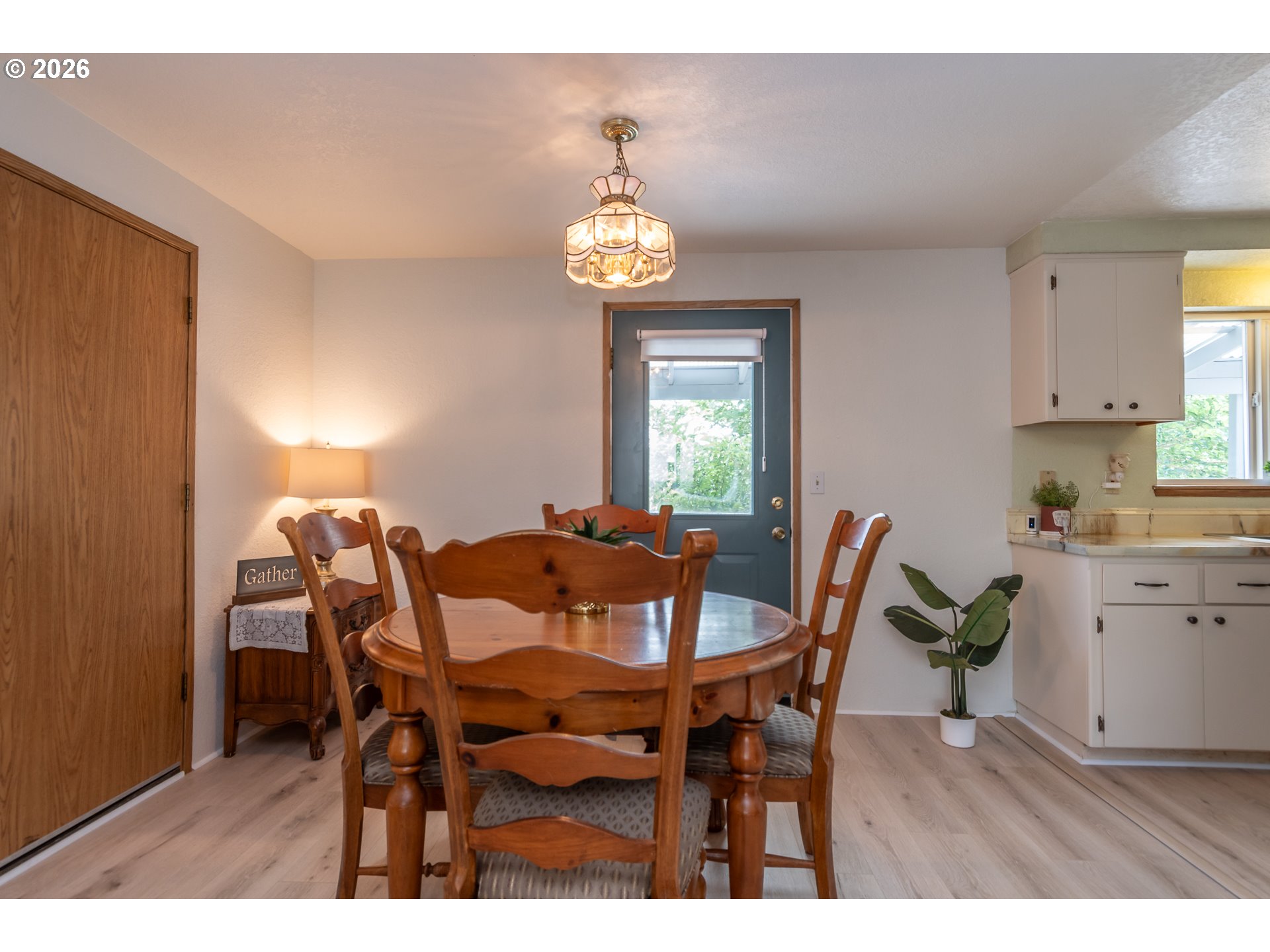 416 Corona Loop Road Roseburg, OR 97471 - Photo 5 of 40