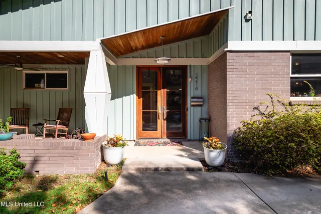 $595,000 | 2216 Southwood Road, Jackson, MS 39211