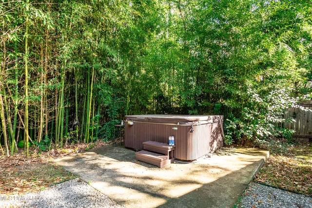 $595,000 | 2216 Southwood Road, Jackson, MS 39211