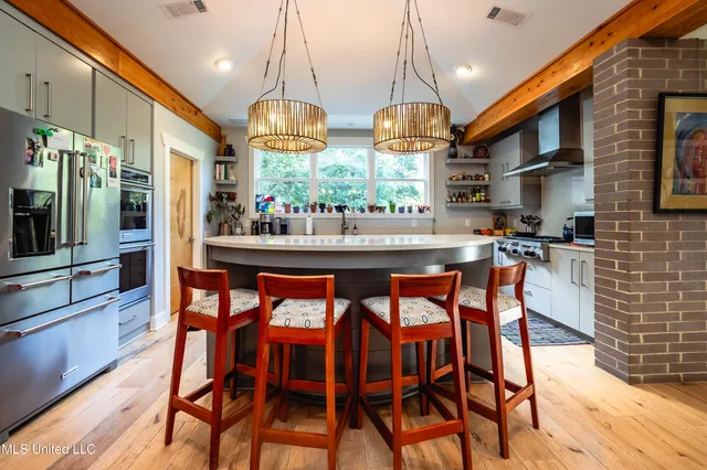 $595,000 | 2216 Southwood Road, Jackson, MS 39211