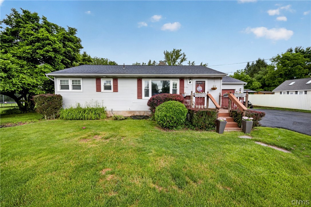 7151 Collamer Road East Syracuse, NY 13057 - Photo 3 of 29