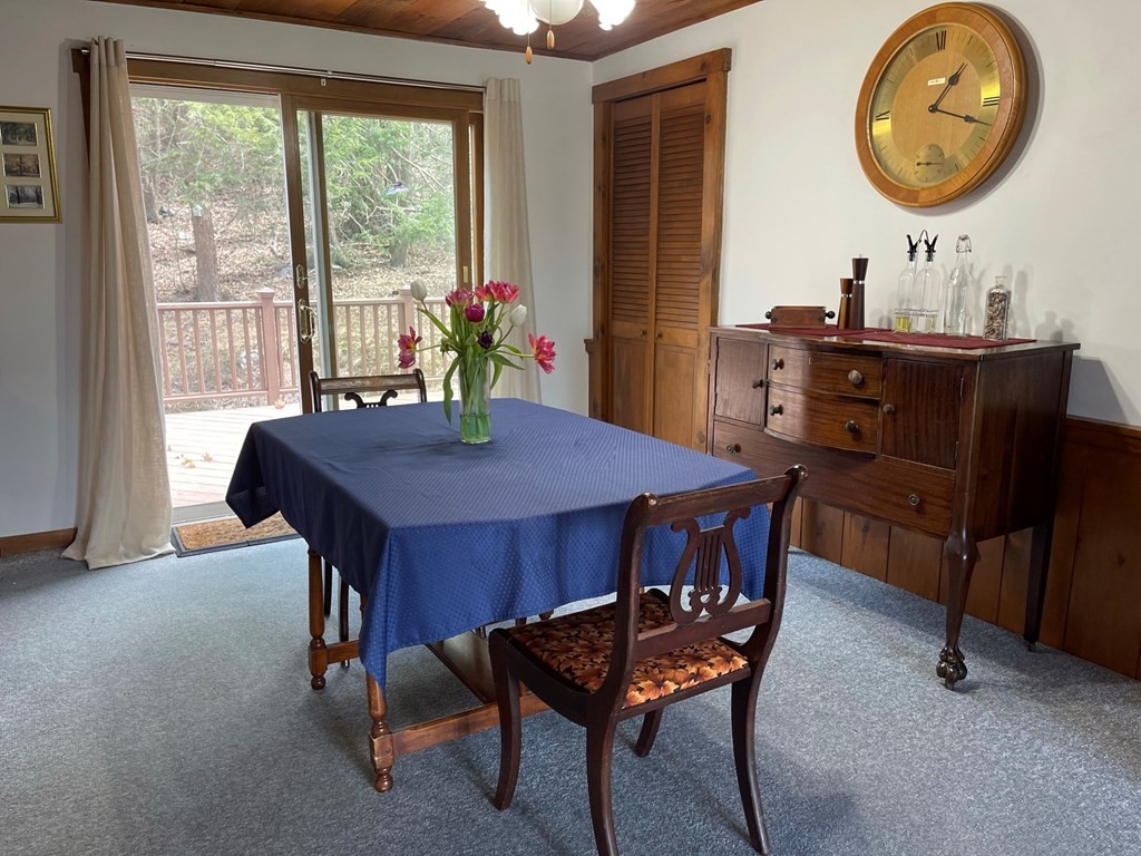 15 Shepard Road Sturbridge, MA 01566 - Photo 5 of 38 a view of a dining room with furniture and window