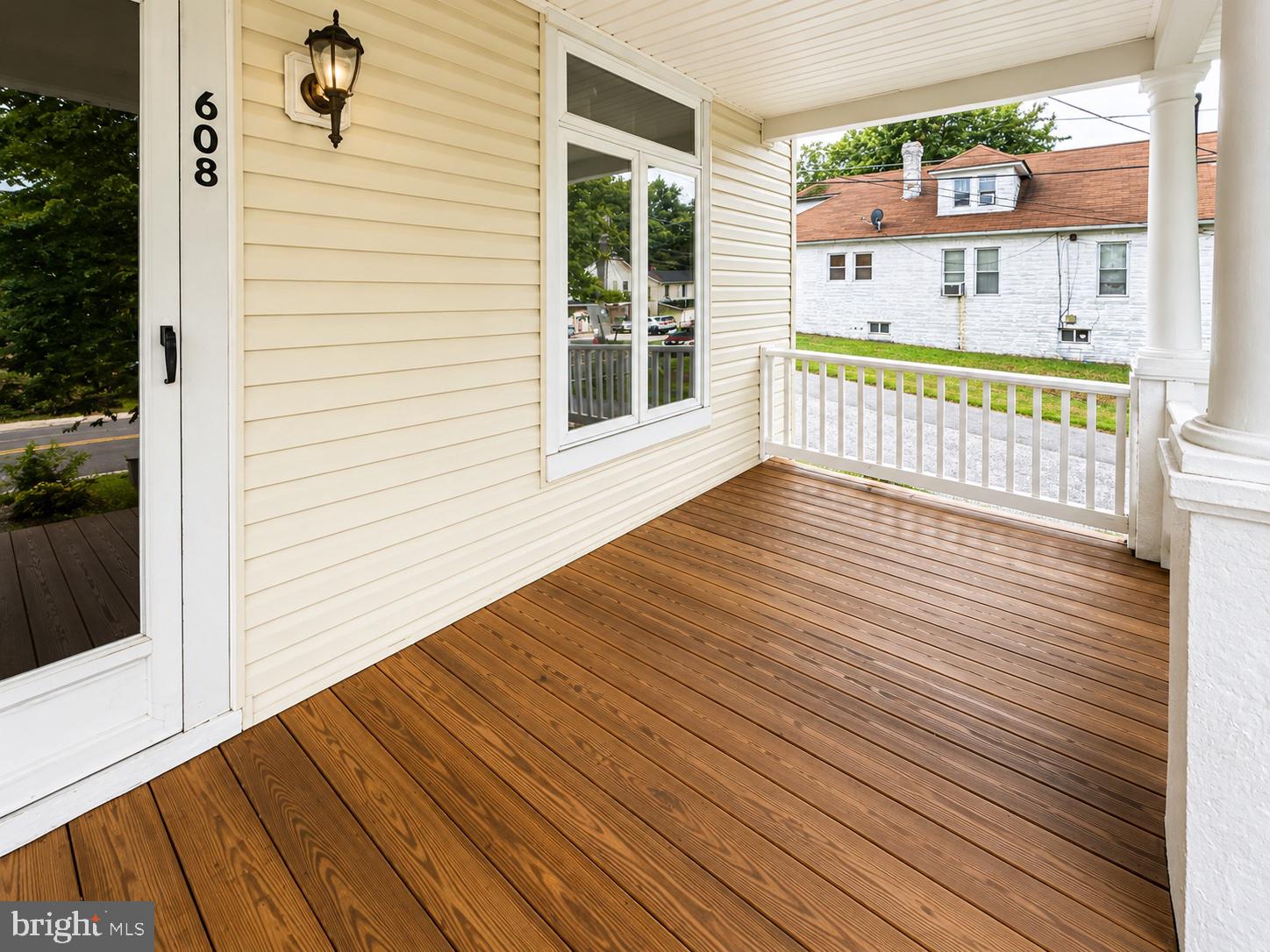 608 North Point Road Baltimore, MD 21224 - Photo 4 of 23