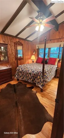 a view of an outdoor space