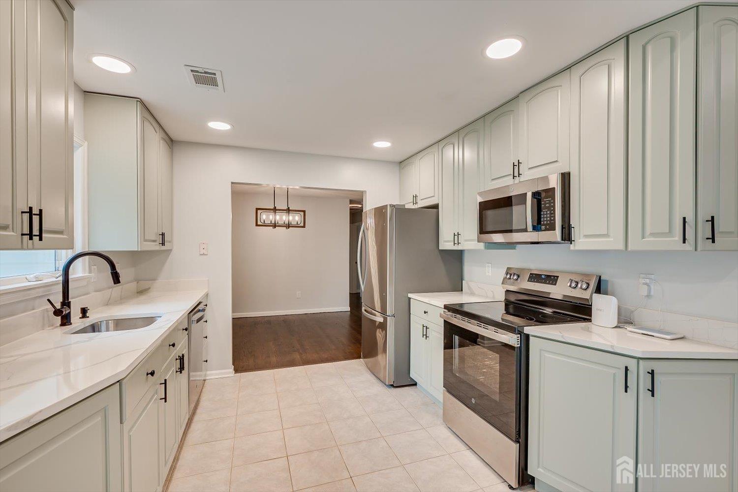 58 Pleasant Valley Road Old Bridge, NJ 08857 - Photo 15 of 33 Gallery Image 15