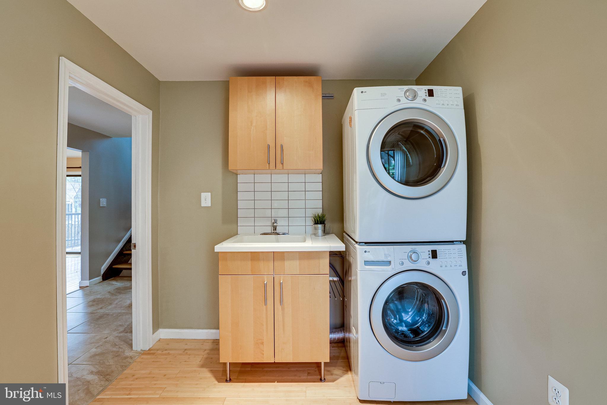 2517 Freetown Drive Reston, VA 20191 - Photo 12 of 71 Separate laundry room on main level