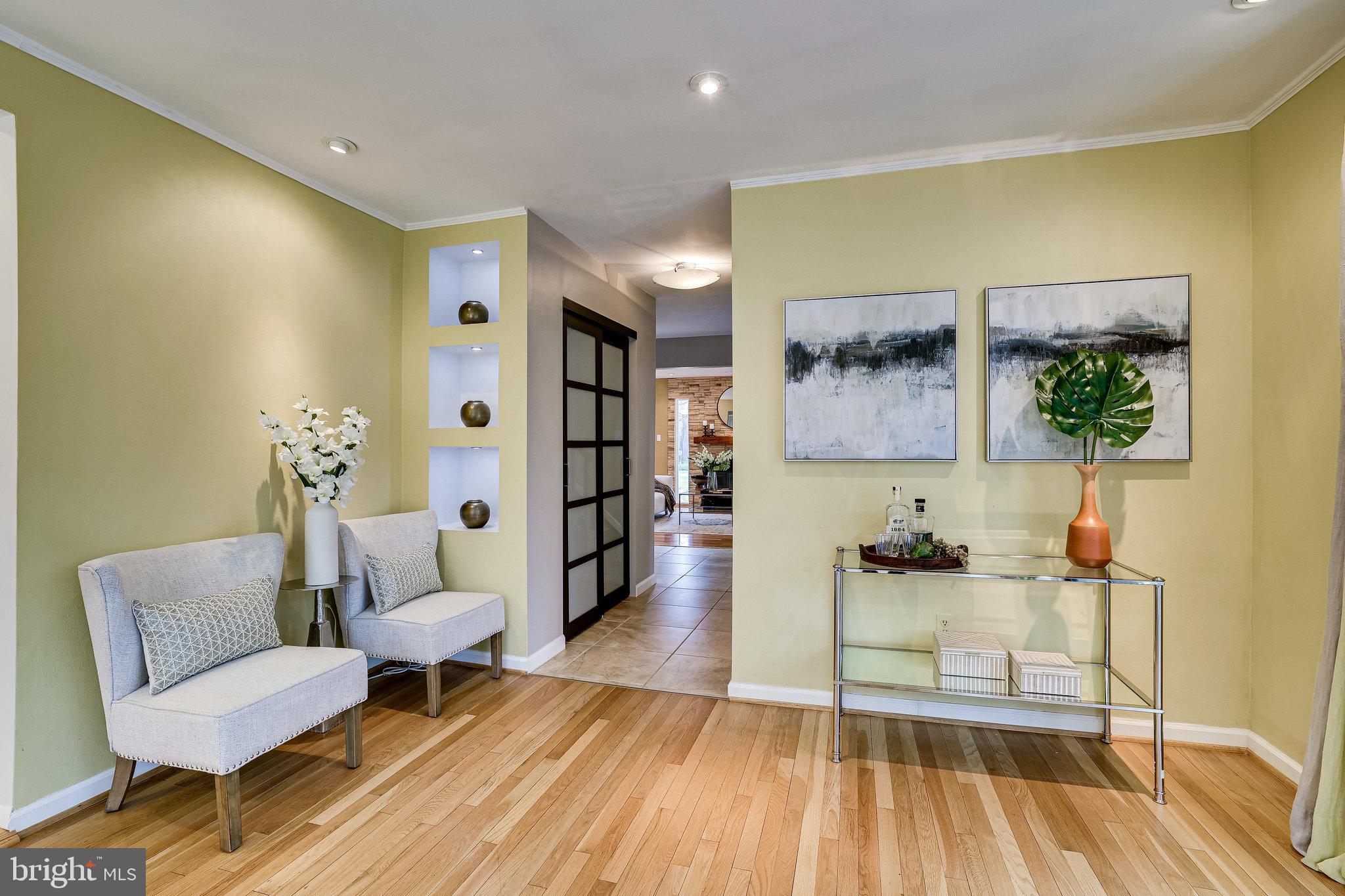 2517 Freetown Drive Reston, VA 20191 - Photo 17 of 71 Dining/Sitting area
