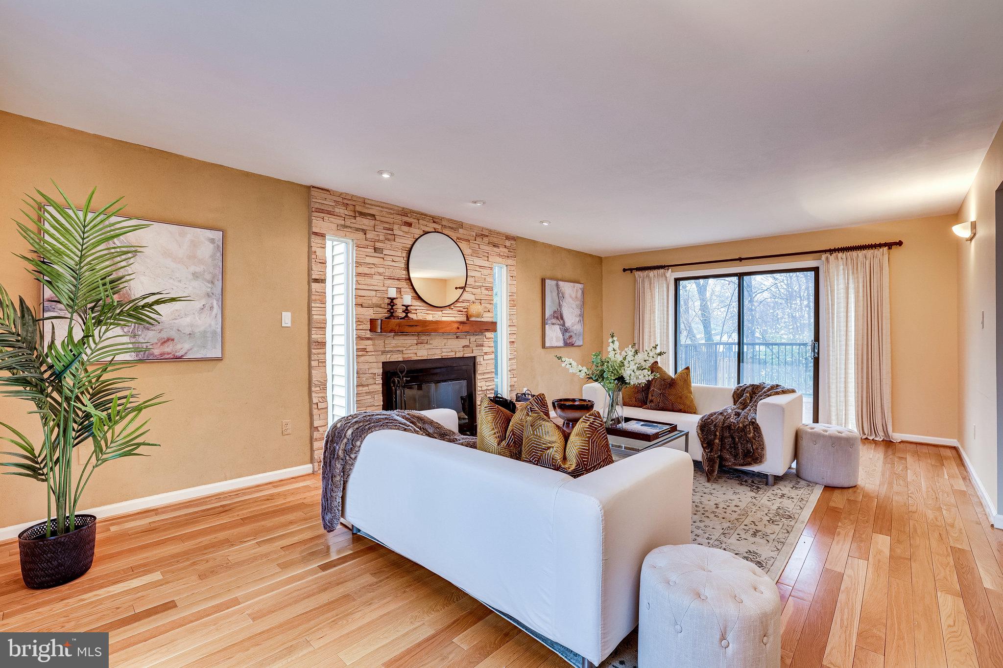 2517 Freetown Drive Reston, VA 20191 - Photo 9 of 71 Living Room