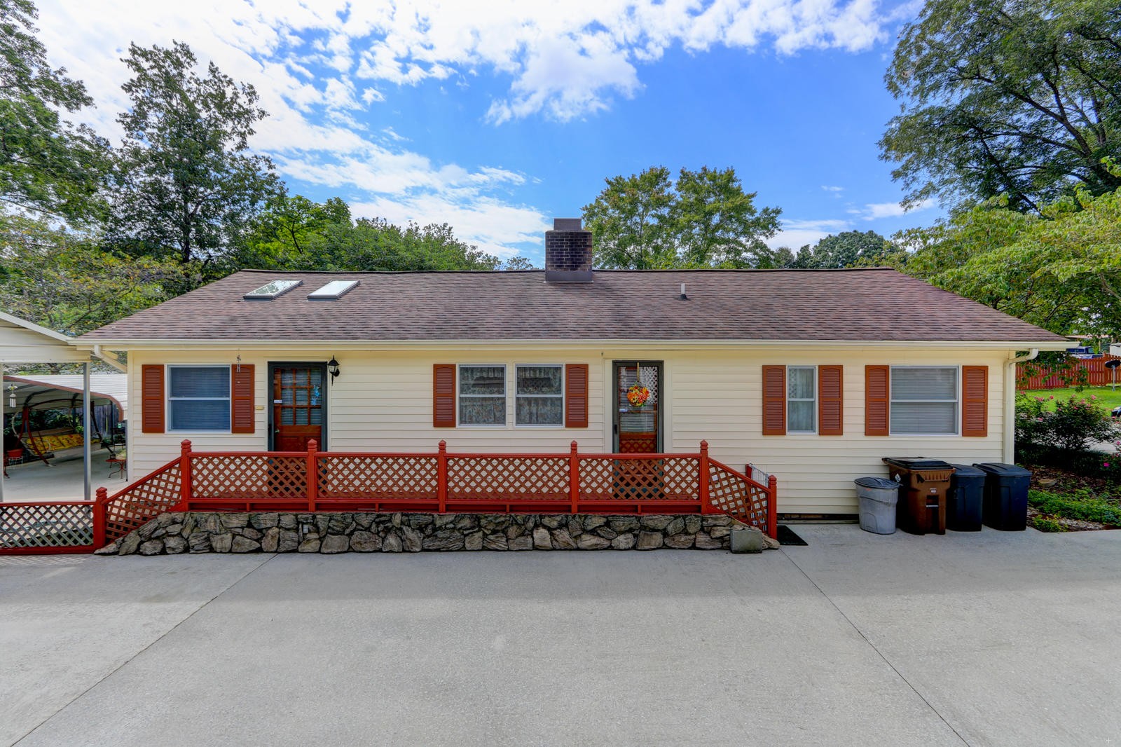 103 Tomlinson Road Oak Ridge, TN 37830 - Photo 1 of 20