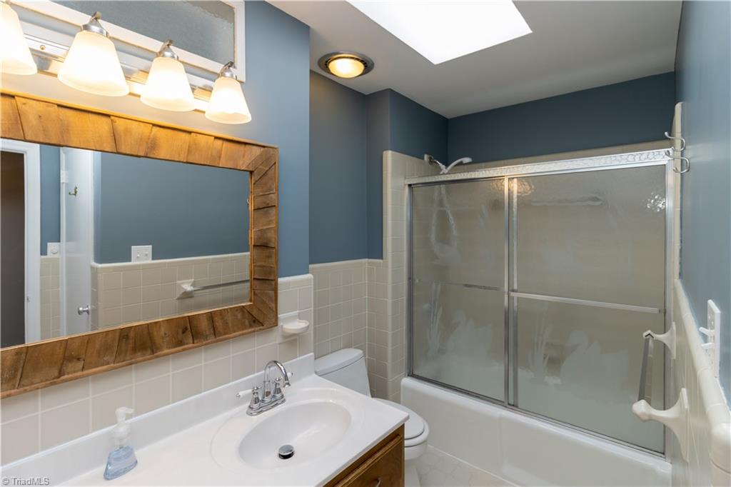 995 Nottingham Road High Point, NC 27262 - Photo 17 of 28 Gallery Image 17