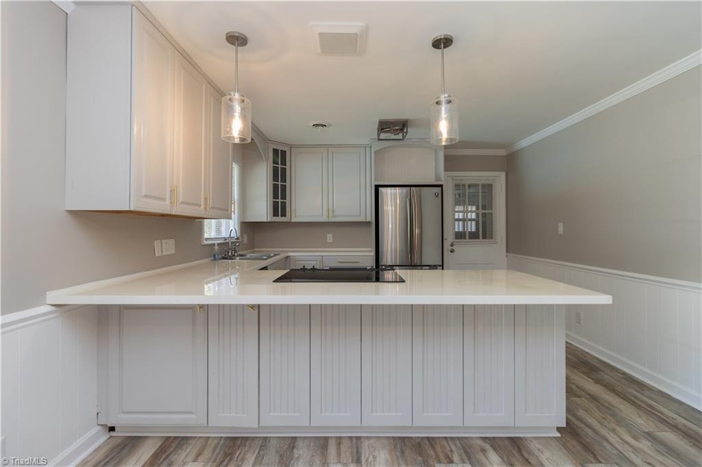 995 Nottingham Road High Point, NC 27262 - Photo 3 of 28 Gallery Image 3
