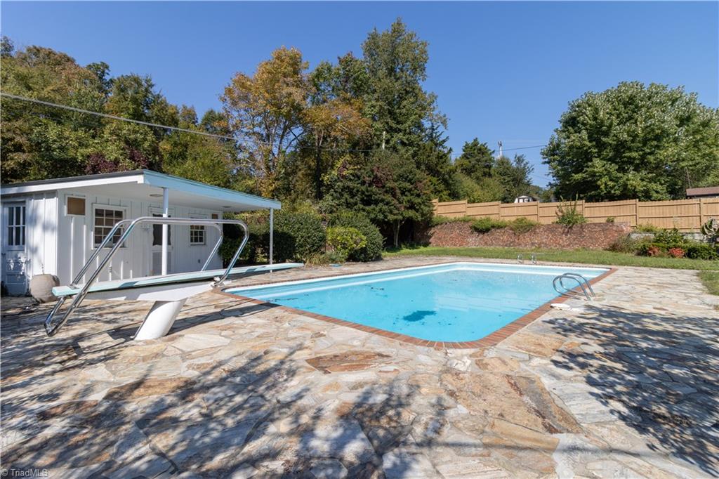 995 Nottingham Road High Point, NC 27262 - Photo 22 of 28 Gallery Image 22