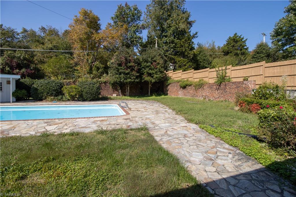 995 Nottingham Road High Point, NC 27262 - Photo 25 of 28 Gallery Image 25