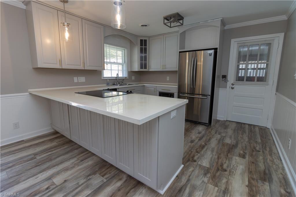 995 Nottingham Road High Point, NC 27262 - Photo 4 of 28 Gallery Image 4