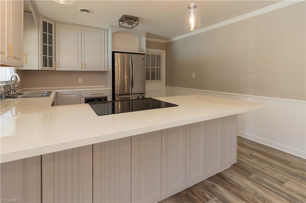995 Nottingham Road High Point, NC 27262 - Photo 6 of 28 Gallery Image 6