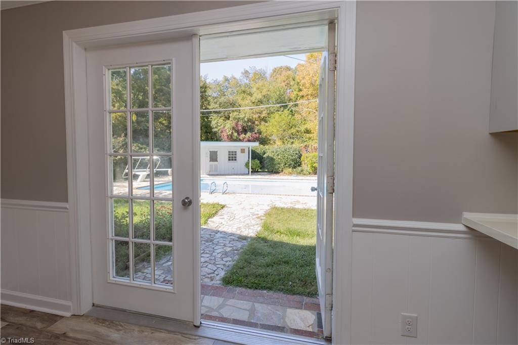 995 Nottingham Road High Point, NC 27262 - Photo 8 of 28 Gallery Image 8